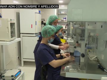 Fotos de personas en un laboratorio Fotos de personas en un laboratorio