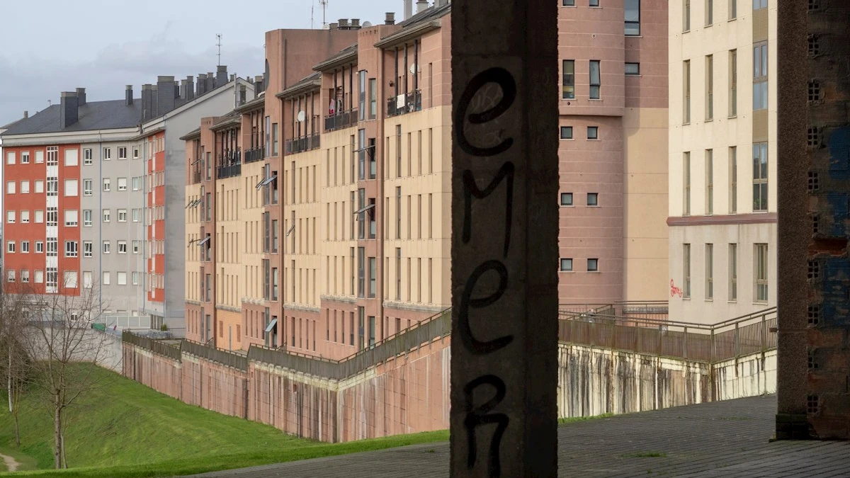 Inmediaciones de la vivienda donde han asesinado a una mujer en Lugo