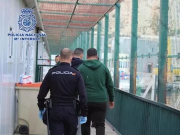 Los detenidos por patronear una patera desde la costa argelina Los detenidos por patronear una patera desde la costa argelina