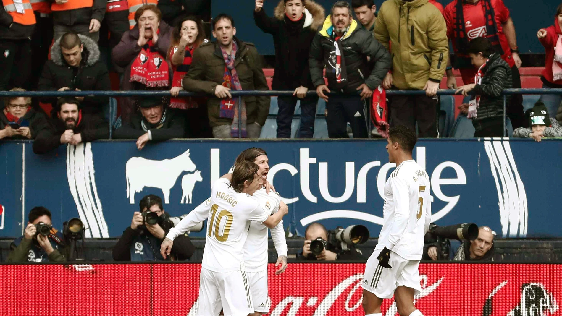 Sergio Ramos celebra su gol frente a Osasuna