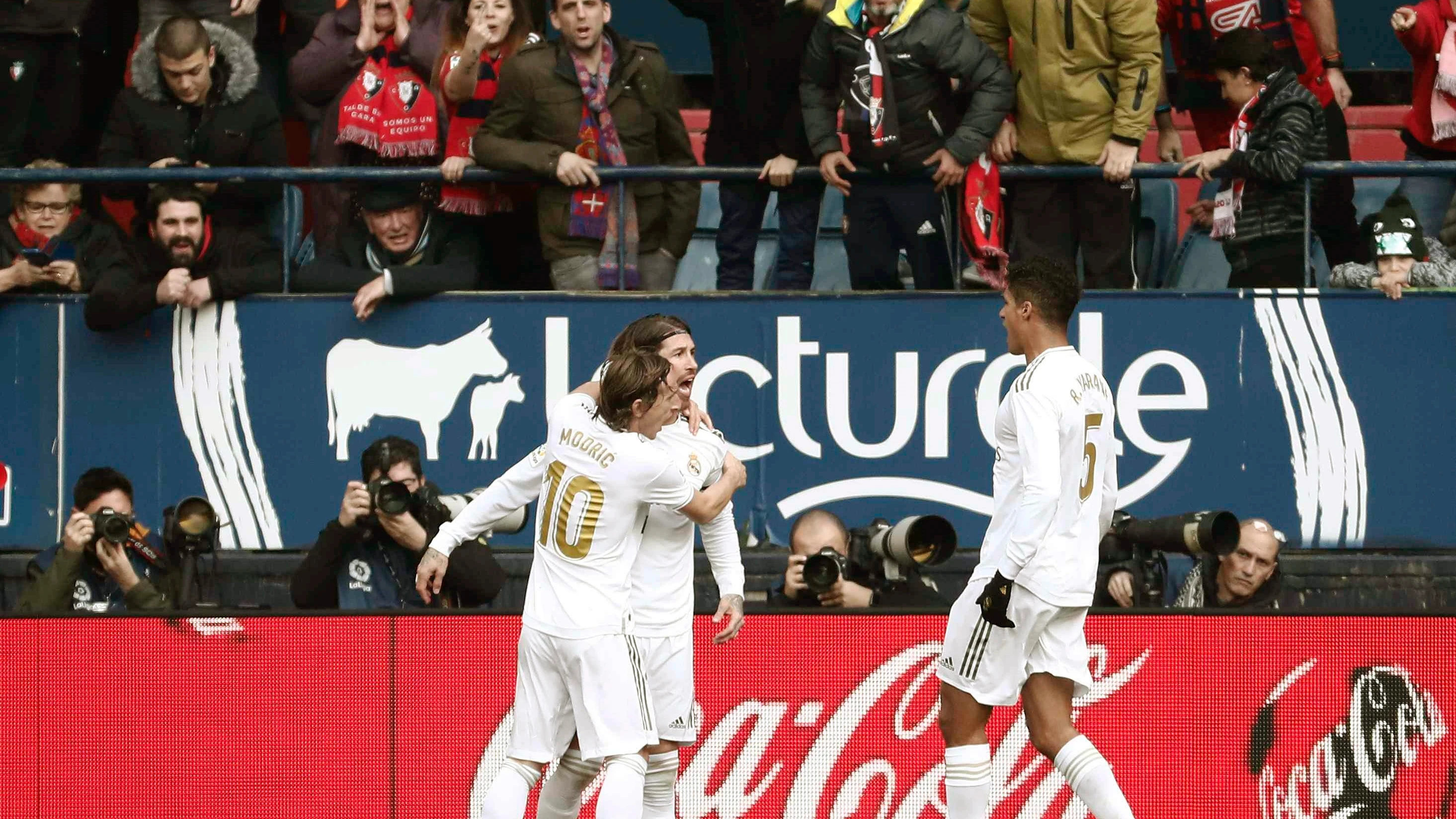 Sergio Ramos celebra su gol frente a Osasuna