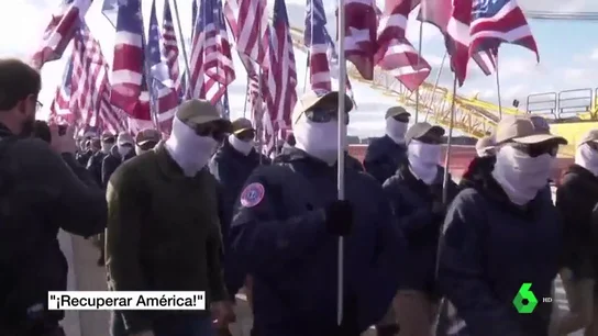 Un centenar de supremacistas blancos recorren Washington a la llamada de "recuperar América" Un centenar de supremacistas blancos recorren Washington a la llamada de "recuperar América"