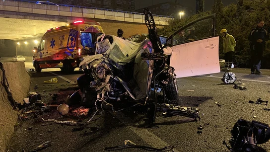 Imagen del vehículo de la mujer que ha fallecido en un accidente de tráfico en Madrid Imagen del vehículo de la mujer que ha fallecido en un accidente de tráfico en Madrid
