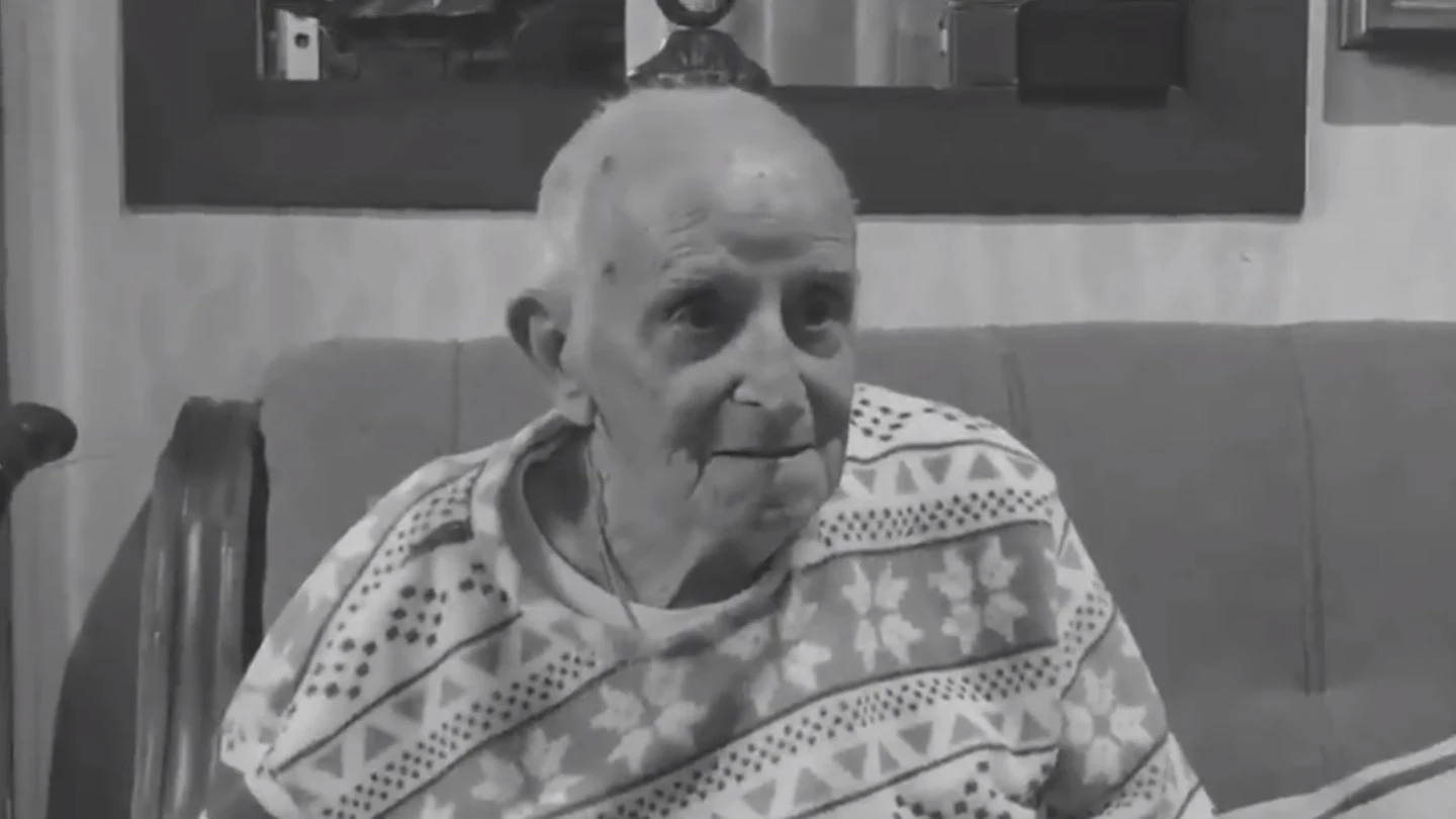 Cinto, el anciano de 92 años que iba a ser desahuciado en Barcelona Cinto, el anciano de 92 años que iba a ser desahuciado en Barcelona