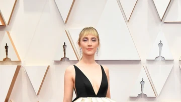 Saoirse Ronan en la alfombra roja de los Oscar 2020