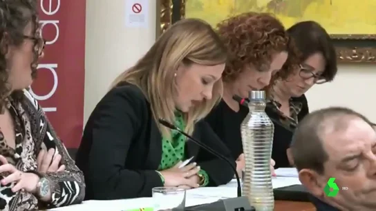 La defensa del veto parental de una concejala de Vox en Alhama de Murcia: "La libertad de cátedra es para los catedráticos" La defensa del veto parental de una concejala de Vox en Alhama de Murcia: "La libertad de cátedra es para los catedráticos"