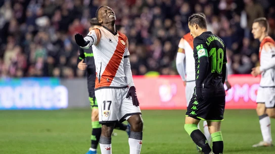 Advíncula, durante un partido con el Rayo Advíncula, durante un partido con el Rayo