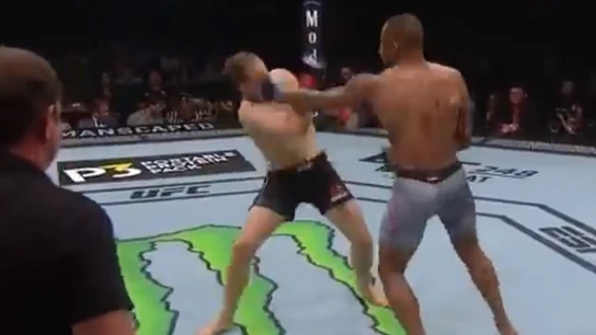 Kalinn Williams en su debut en la UFC Kalinn Williams en su debut en la UFC