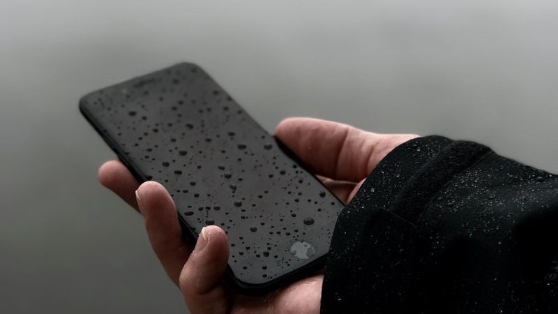 Cómo proteger los conectores de tu móvil del agua o el polvo