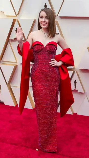 Kaitlyn Dever en la alfombra roja de los Oscar 2020 Kaitlyn Dever en la alfombra roja de los Oscar 2020