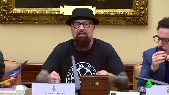 César Strawberry, sobre considerar delito la apología del franquismo: "Prohibir al 'prohibicionista' es darle la razón" César Strawberry, sobre considerar delito la apología del franquismo: "Prohibir al 'prohibicionista' es darle la razón"