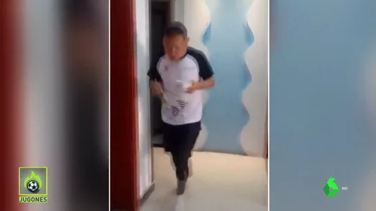 Un maratoniano corre 50 kilómetros en su salón al estar aislado por el coronavirus Un maratoniano corre 50 kilómetros en su salón al estar aislado por el coronavirus