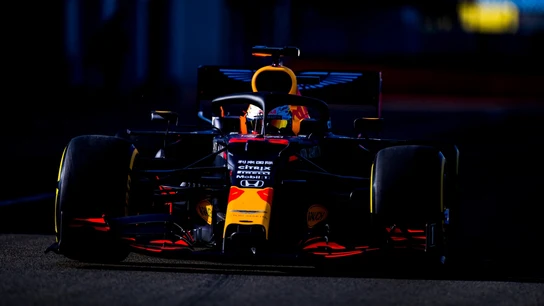Max Verstappen probando por primera vez el nuevo monoplaza Max Verstappen probando por primera vez el nuevo monoplaza