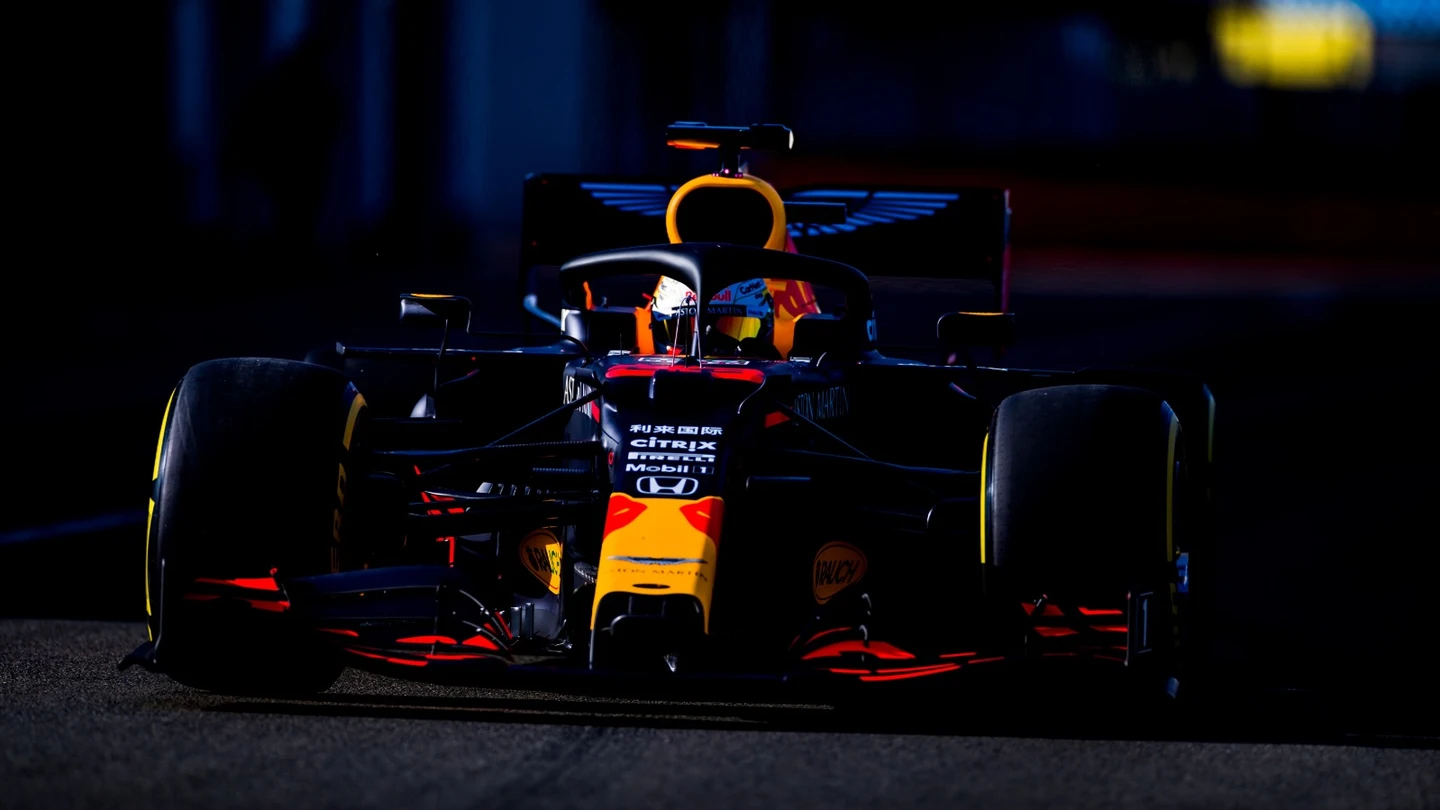 Max Verstappen probando por primera vez el nuevo monoplaza Max Verstappen probando por primera vez el nuevo monoplaza