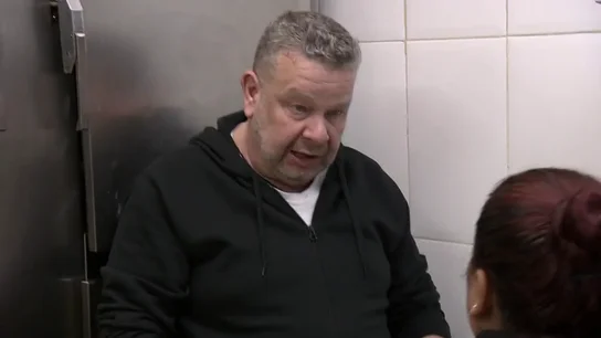Chicote tira de ironía al ver las cámaras de 'La Madrina': "Lo de coger toda la verdura y meterla a cañón es una cosa maravillosa. ¡Qué suerte tengo de haberlo visto!" Chicote tira de ironía al ver las cámaras de 'La Madrina': "Lo de coger toda la verdura y meterla a cañón es una cosa maravillosa. ¡Qué suerte tengo de haberlo visto!"