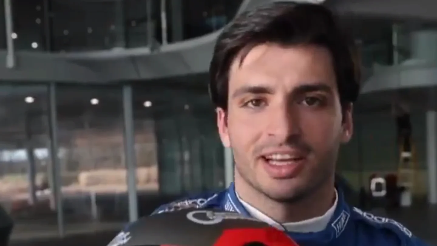 Carlos Sainz enseña su casco para 2020 Carlos Sainz enseña su casco para 2020