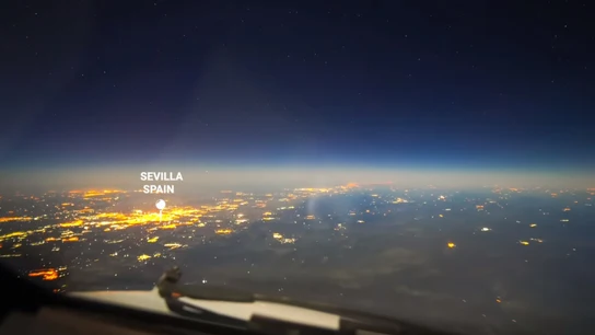 Time-lapse de un avión sobrevolando España Time-lapse de un avión sobrevolando España