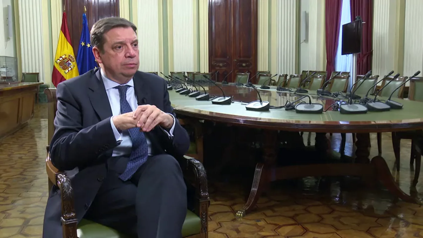El plan del ministro Luis Planas para solucionar el problema de los agricultores en España: "Hay que reequilibrar la cadena" El plan del ministro Luis Planas para solucionar el problema de los agricultores en España: "Hay que reequilibrar la cadena"