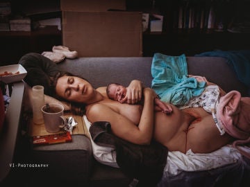 'Un momento de silencio' de Jessica Vink, premiada en la categoría de posparto 'Un momento de silencio' de Jessica Vink, premiada en la categoría de posparto
