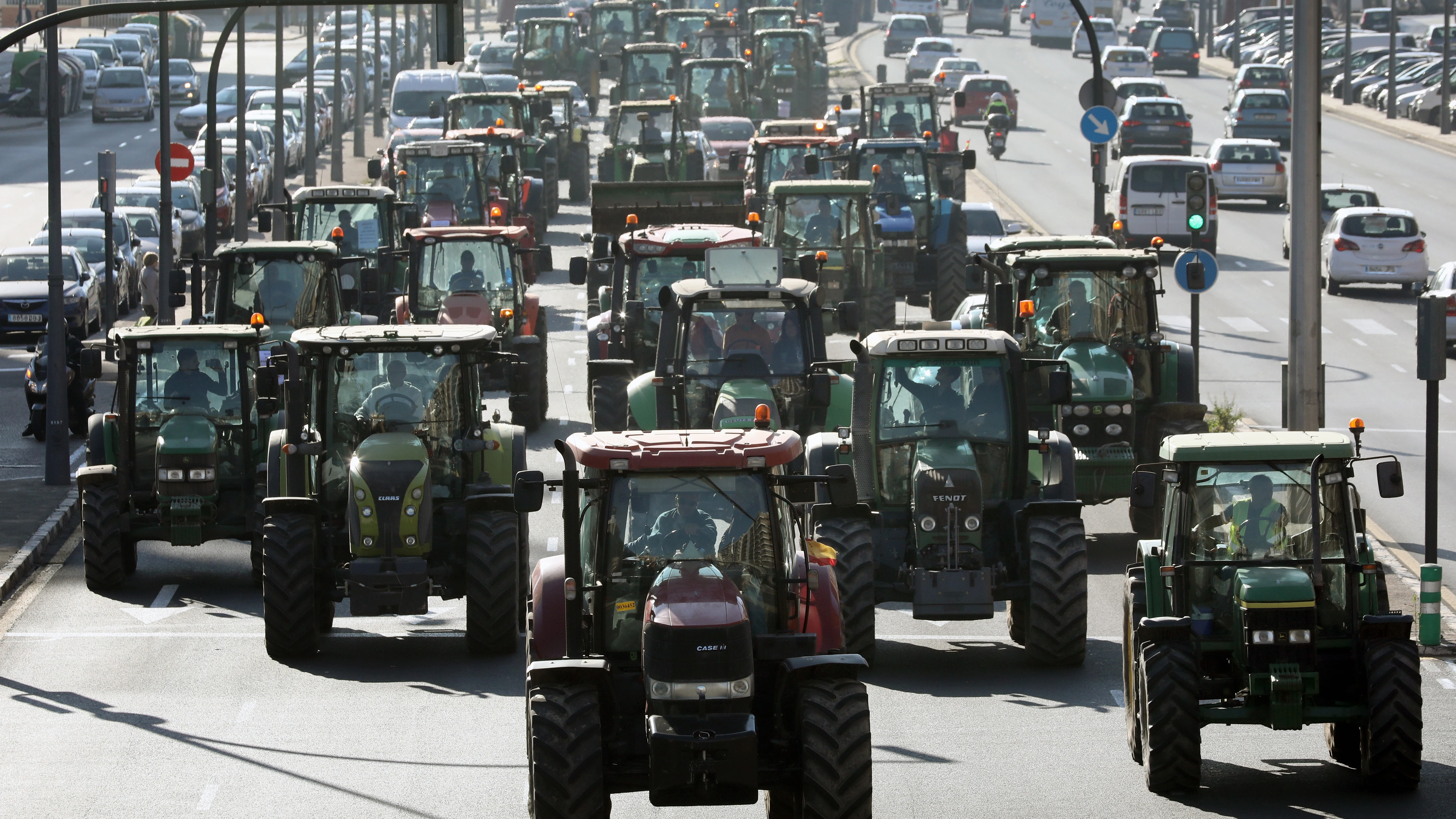 Multitudinaria tractorada en Valencia