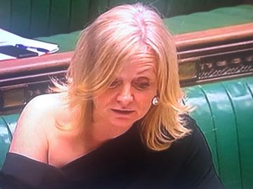 Imagen de Tracy Brabins, diputada de la Cámara de los Comunes, durante la sesión del Parlamento británico. Imagen de Tracy Brabins, diputada de la Cámara de los Comunes, durante la sesión del Parlamento británico.