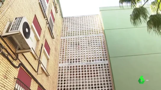Muere un hombre de 26 años tras precipitarse de un edificio en Dos Hermanas (Sevilla) Muere un hombre de 26 años tras precipitarse de un edificio en Dos Hermanas (Sevilla)