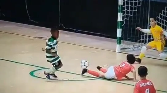 Acción del supuesto penalti Acción del supuesto penalti