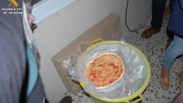 Imagen de las pizzas incautadas por la Guardia Civil. 