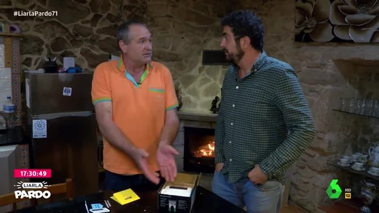 Amancio soporta el acoso telefónico Amancio soporta el acoso telefónico