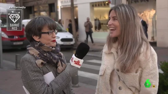 Thais Villas, con una joven Thais Villas, con una joven