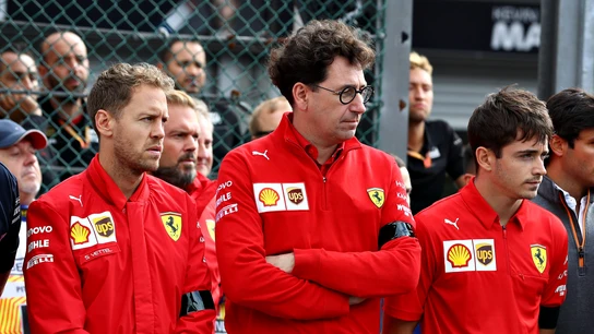 Mattia Binotto junto a sus dos pilotos: Charles Leclerc y Sebastian Vettel Mattia Binotto junto a sus dos pilotos: Charles Leclerc y Sebastian Vettel