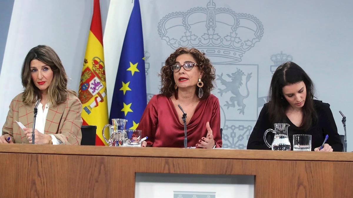 Yolanda Díaz, María Jesús Montero e Irene Montero en la rueda de prensa posterior al Consejo de Ministros