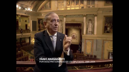 Anasagasti recuerda como vivió la presentación del plan Ibarretxe: "Fue algo inédito en política que no se ha vuelto a repetir" Anasagasti recuerda como vivió la presentación del plan Ibarretxe: "Fue algo inédito en política que no se ha vuelto a repetir"