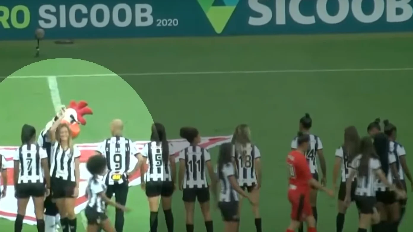 El obsceno gesto del 'Galo Doido' con una de las jugadoras del Atlético Mineiro