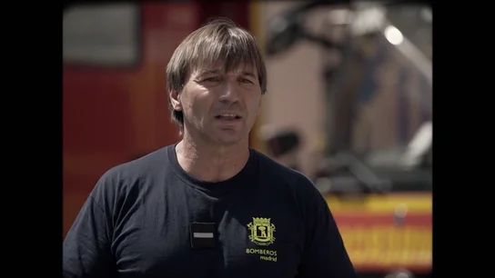 Hablamos con un bombero que casi muere en el incendio del Windsor: "Pensé en mi mujer y mis hijos" Hablamos con un bombero que casi muere en el incendio del Windsor: "Pensé en mi mujer y mis hijos"