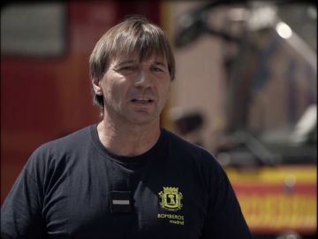 Hablamos con un bombero que casi muere en el incendio del Windsor: "Pensé en mi mujer y mis hijos" Hablamos con un bombero que casi muere en el incendio del Windsor: "Pensé en mi mujer y mis hijos"