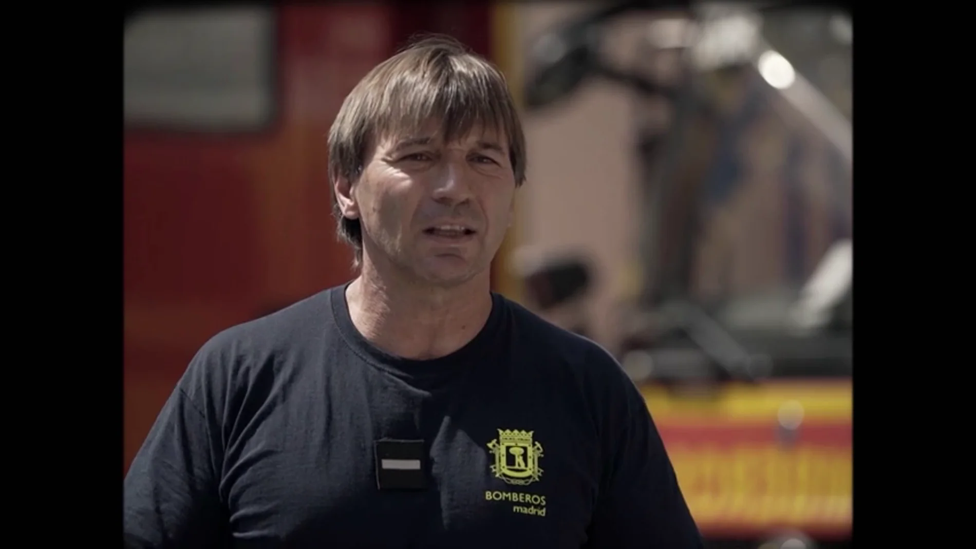 Hablamos con un bombero que casi muere en el incendio del Windsor: "Pensé en mi mujer y mis hijos"