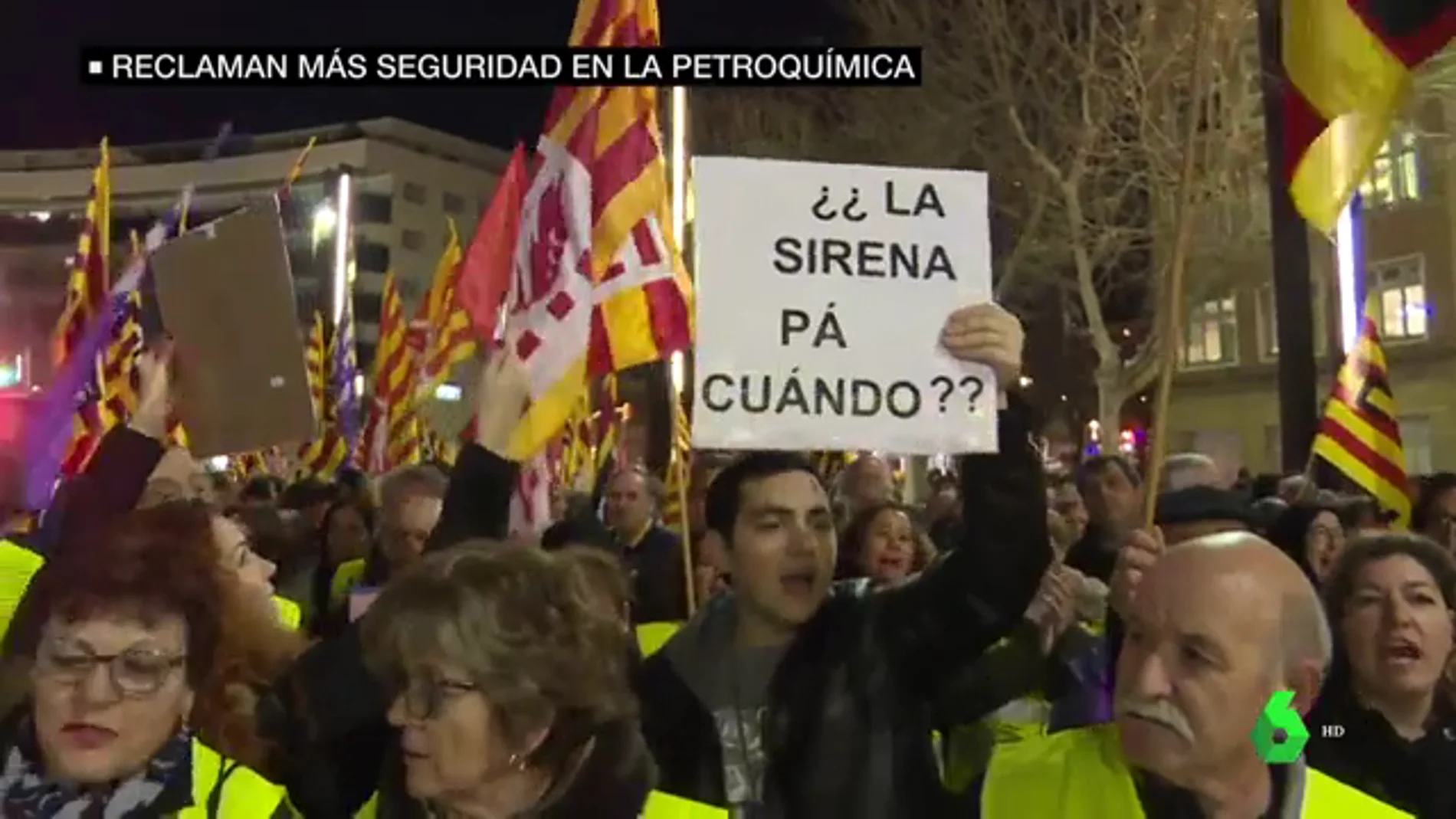 Sindicatos y trabajadores exigen más seguridad en las plantas petroquímicas de Tarragona