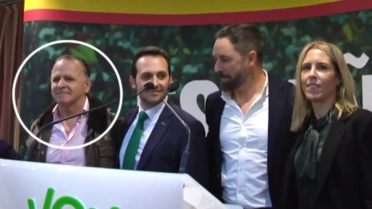 El senador Juan Ros Alcaide junto a Santiago Abascal (VOX) El senador Juan Ros Alcaide junto a Santiago Abascal (VOX)