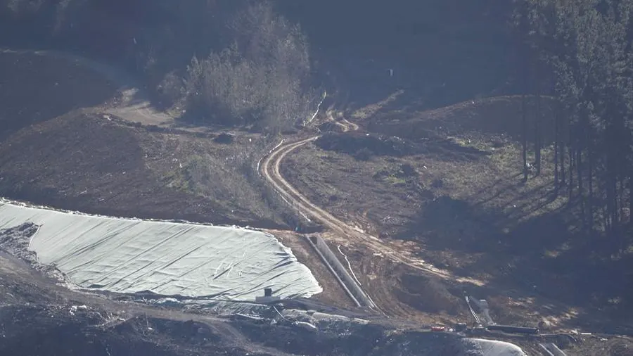 magen del vertedero de Zaldibar, Bizkaia, donde siguen los trabajos para acondicionar el terreno para poder seguir en las labores de búsqueda de los dos trabajadores desaparecidos.