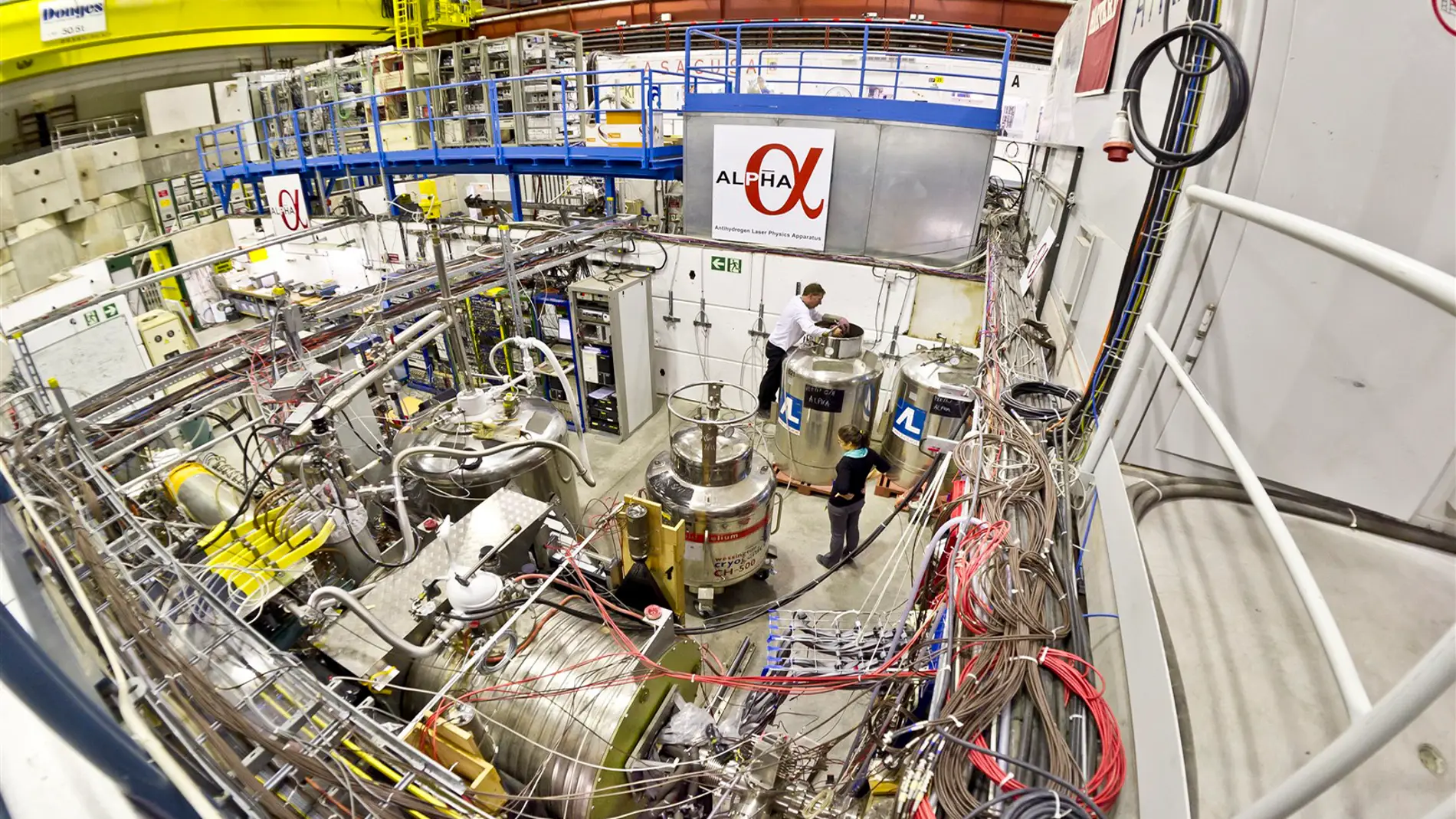 Un experimento del CERN mide nuevos efectos cuanticos en la antimateria