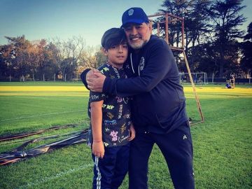 Diego Maradona y su nieto Benjamín Agüero Diego Maradona y su nieto Benjamín Agüero