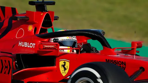 Sebastian Vettel pilota el SF1000 en Montmeló Sebastian Vettel pilota el SF1000 en Montmeló