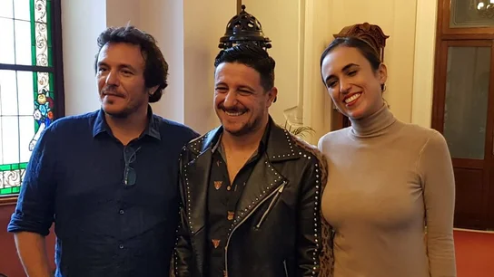 David Palomar junto a José María González, alcalde de Cádiz; y la concejala de Cultura, Lola Cazalilla Este es David Palomar, pregonero del Carnaval de Cádiz