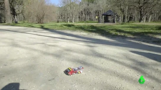 El experimento de laSexta con la 'basuraleza': ¿serías capaz de recoger un residuo tirado en mitad de la calle? El experimento de laSexta con la 'basuraleza': ¿serías capaz de recoger un residuo tirado en mitad de la calle?