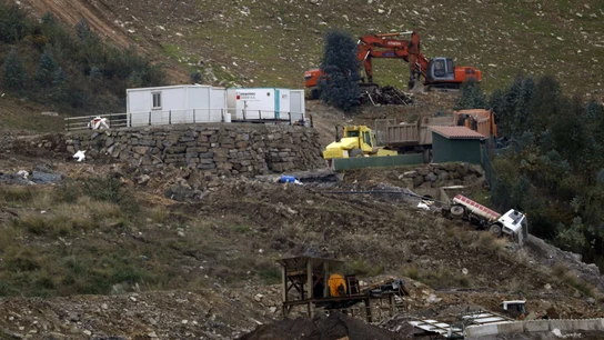 Los responsables del vertedero de Zaldibar se libran de la cárcel tras llegar a un acuerdo con las familias de los fallecidos Vertedero Zaldibar