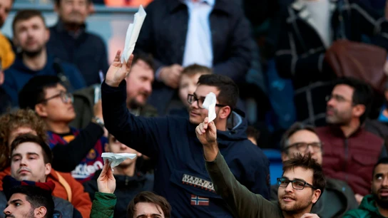 Pañolada en el Camp Nou Pañolada en el Camp Nou