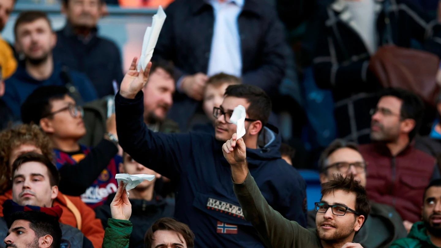 Pañolada en el Camp Nou Pañolada en el Camp Nou