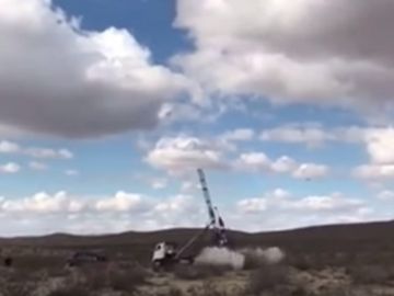 Imagen del momento en el que el cohete casero del hombre fallecido en California ha despegado Imagen del momento en el que el cohete casero del hombre fallecido en California ha despegado