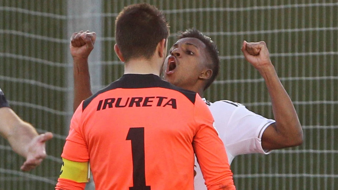 Rodrygo celebrando su gol frente al portero del Sanse Rodrygo celebrando su gol frente al portero del Sanse